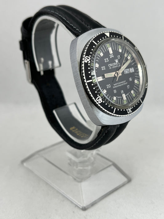 Taucher Cronel Handaufzug Day & Date mit Lünette