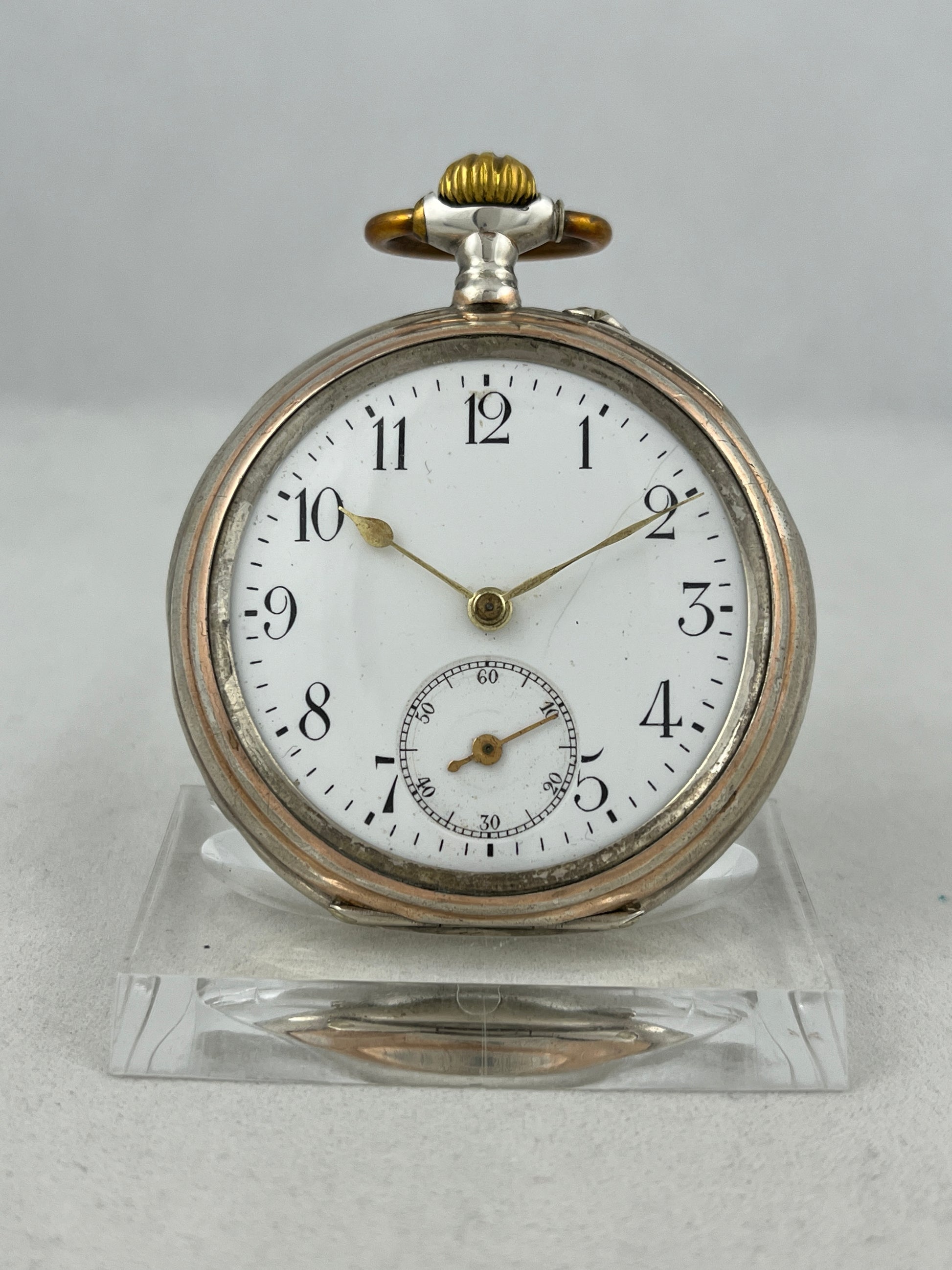 Taschenuhr Handaufzug aus 0,800er Silber mit goldenen Zeigern